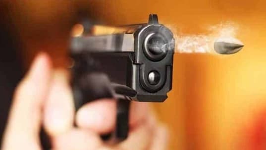 بطلب من الضحية.. فتاة عراقية تقتل والدتها بمسدس والدها