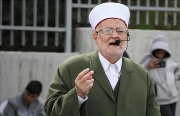 الاحتلال يستدعي خطيب الأقصى للتحقيق