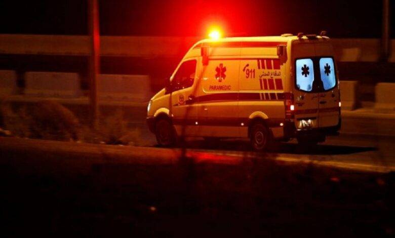 إصابة ثلاثيني جراء سقوطه عن سطح منزل في الشونه الشمالية