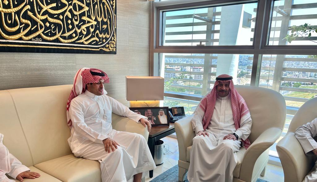 السديري يستقبل فريق القنصلي السعودي