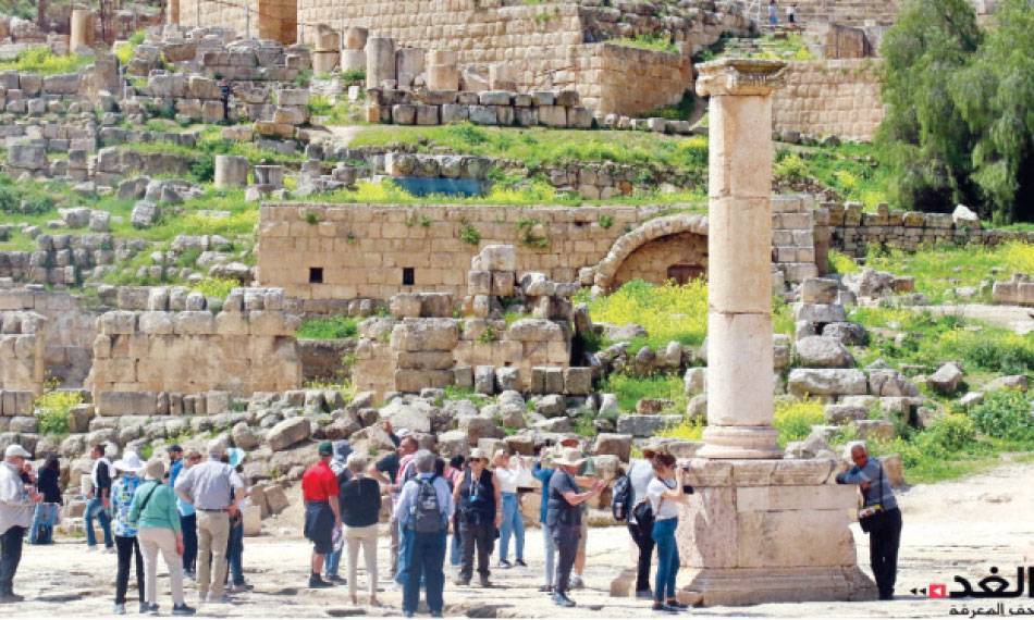 سياحة جرش تنفذ جولة توعوية على المنشآت بالمحافظة