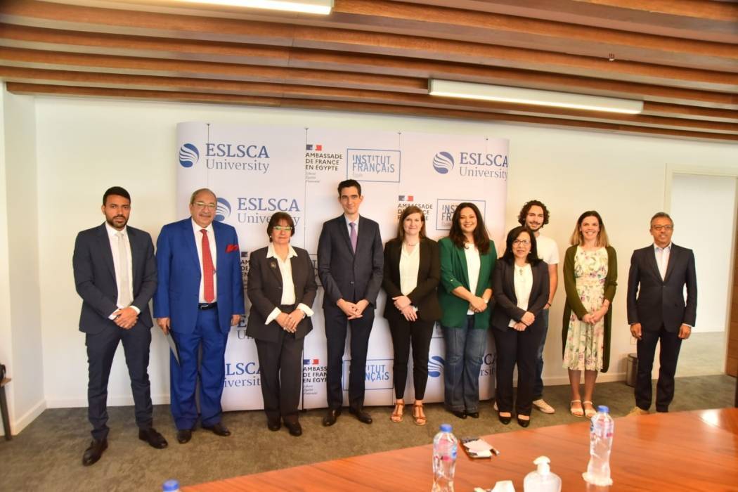 التوقيع على اتفاقية تعاون بين جامعة اسلسكا و المعهد الفرنسى بمصر