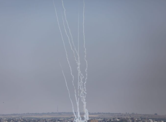 غزة تبدأ الرد والاحتلال يوسع قصفه