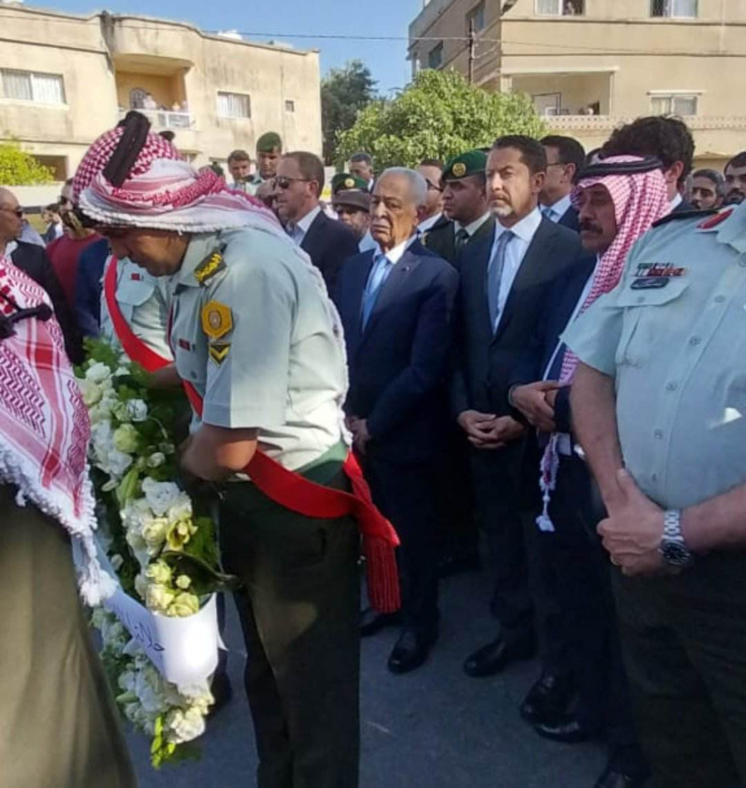 مندوبا عن الملك.. رئيس الديوان الملكي يشارك في تشييع جثمان الوزير البطاينة