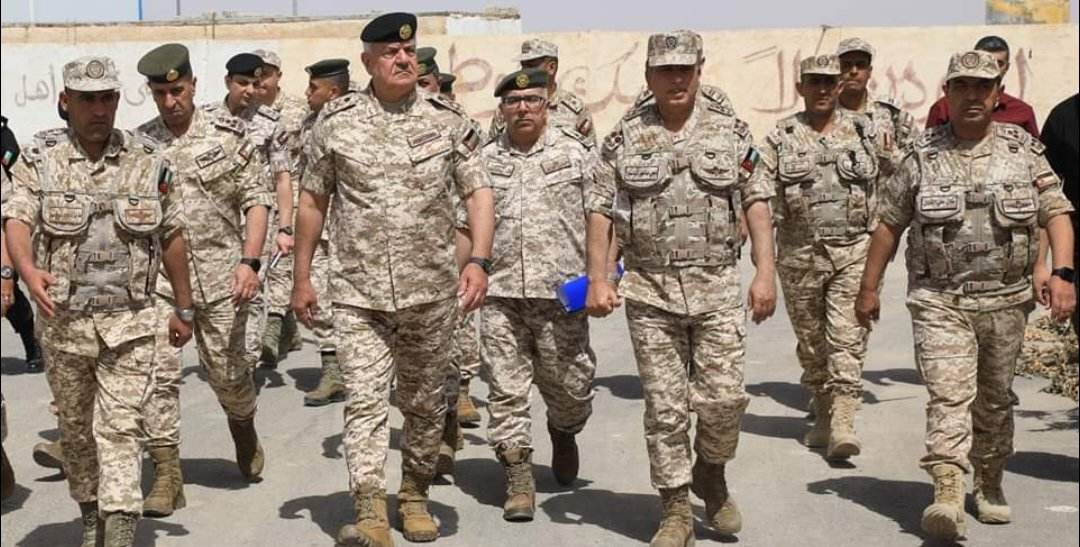 رئيس هيئة الأركان المشتركة يزور كتيبة الحرس الملكي الآلية السادسة...صور