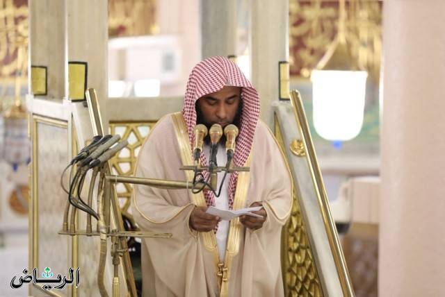 إمام المسجد النبوي: بث النمائم من صفات المنافقين