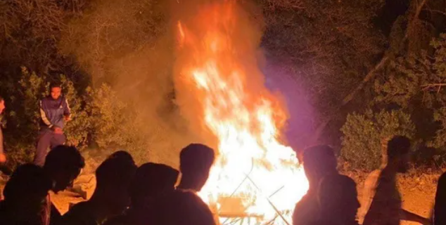 في مشهد متكرر.. قتلى وعائلات عالقة في الزاوية الليبية