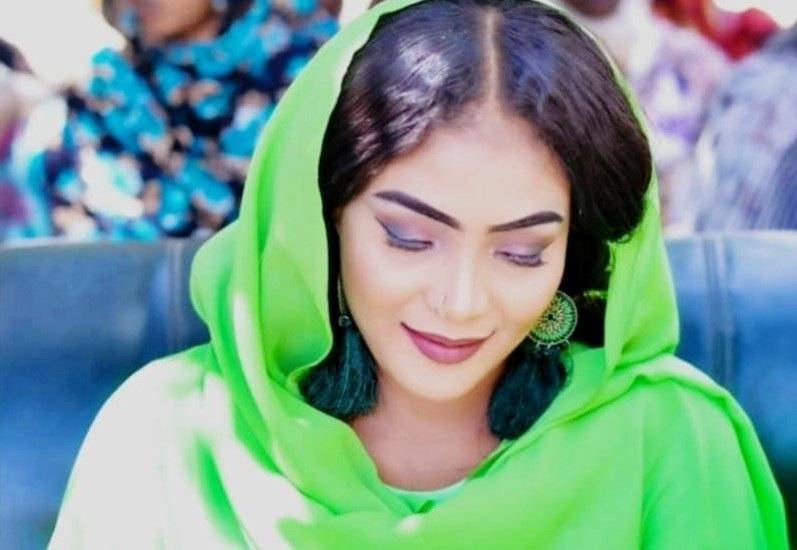 وفاة الفنانة  السودانية شادن حسين ضحية الرصاصة الطائشة