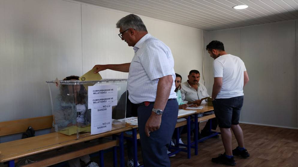 فتح مراكز الاقتراع للانتخابات الرئاسية والتشريعية في تركيا