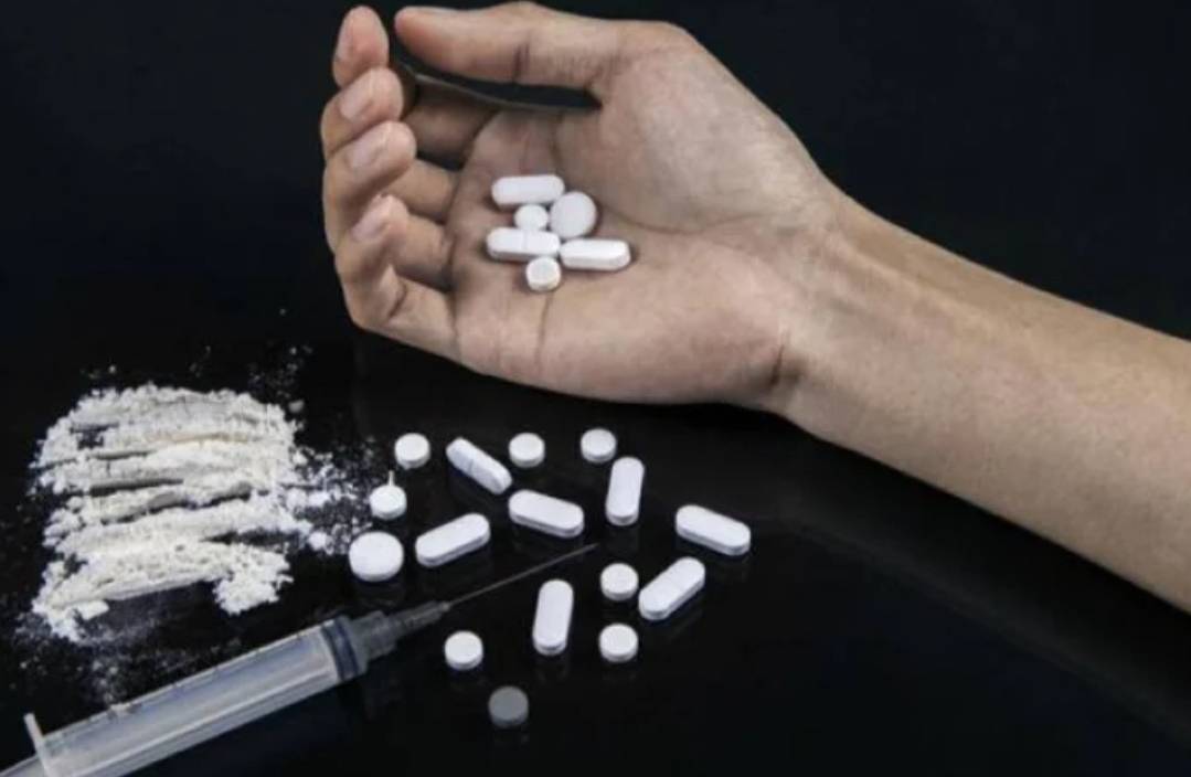 السعودية ..مكافحة المخدرات محذرة: متعاطي الهيروين ذو ميول انتحارية