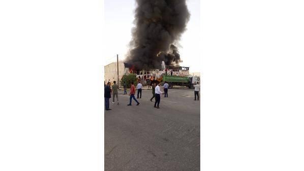 عاجل ..حريق ضخم في المنطقة الحرة