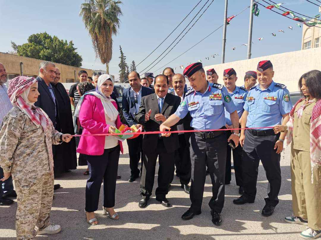 العقيد خليل الوريكات  يفتتح الحديقة المرورية في جرش ...صور