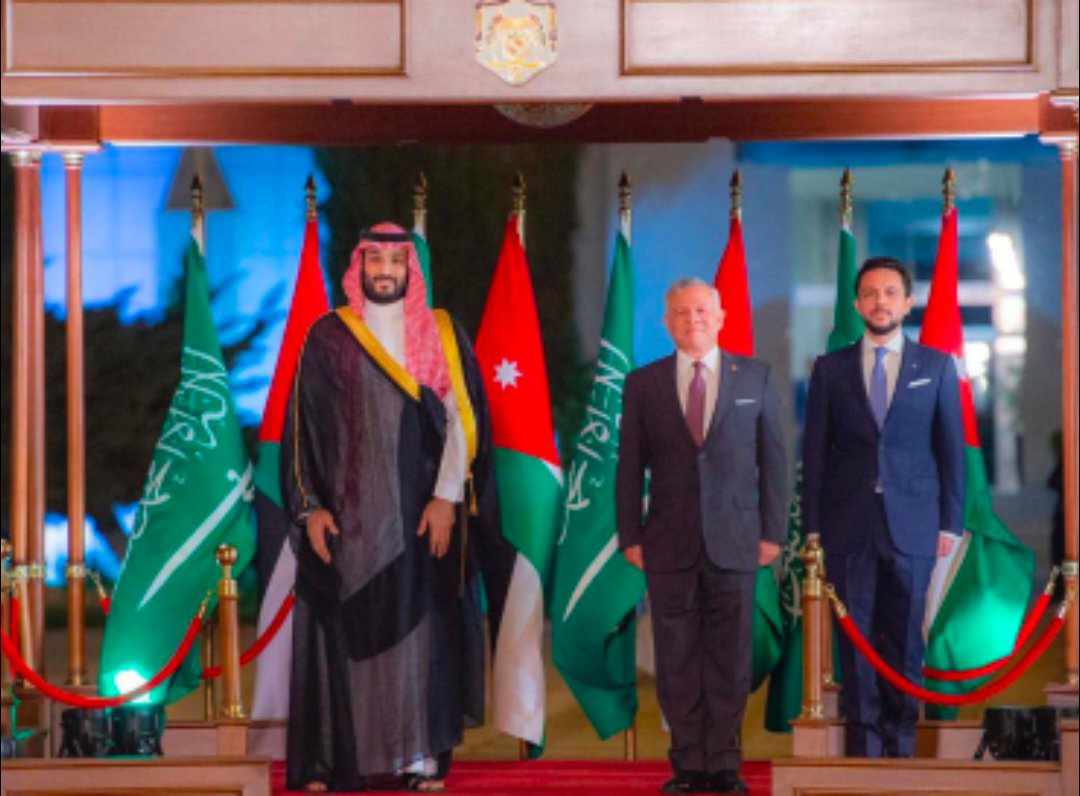 الملك عبدالله  لـ«الشرق الأوسط»: النهضة السعودية ملهمة لدول المنطقة