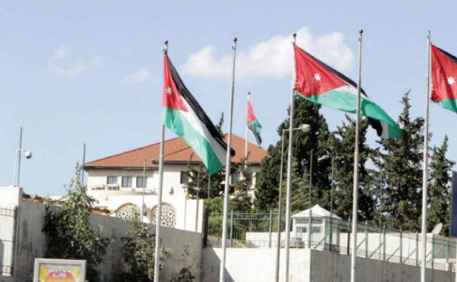بعد وقف العمل بقانون الدفاع.. خريجون جامعيون مطلوبون للقضاء (تفاصيل)