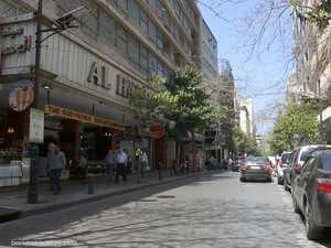 شارع الحمرا في بيروت.. من منبع فكر إلى شارع للتسول