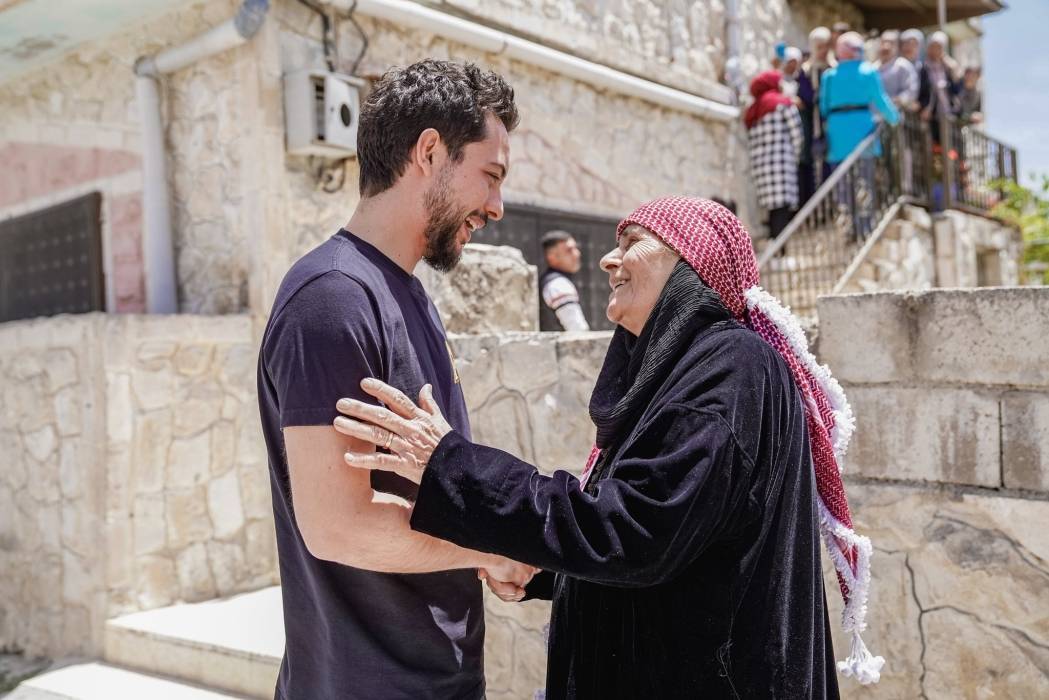 ولي العهد يلبي دعوة الحاجة  أم مهند  عبيدات