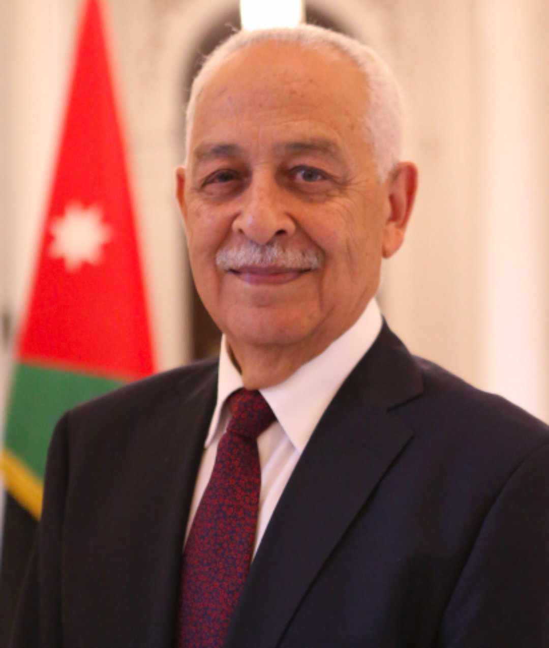 العيسوي ينقل تعازي الملك لعشيرة العبيدات بوفاة والدة  الزميل محمد محسن عبيدات