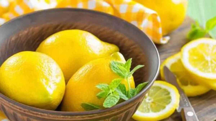 كيفية استخدام الليمون لإزالة القشرة في أيام