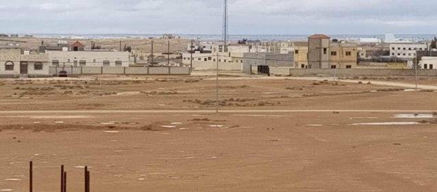 سكان الغدير لــ نيروز  15 عام بلا خدمات لبيوتنا  في المفرق.. !