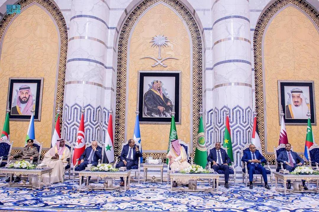 رئيس جمهورية الصومال يصل جدة للمشاركة في القمة العربية 32...صور