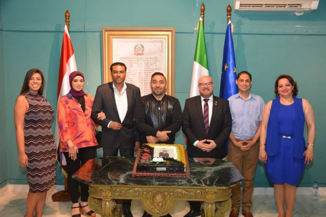 بالصور.. تكريم «مجد القاسم» في القنصلية الفخرية الايطالية بالإسكندرية