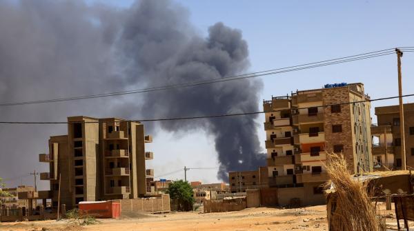 السودان .. انفجارات عنيفة تهز أم درمان