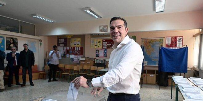 اليونانيون يدلون بأصواتهم في الانتخابات البرلمانية