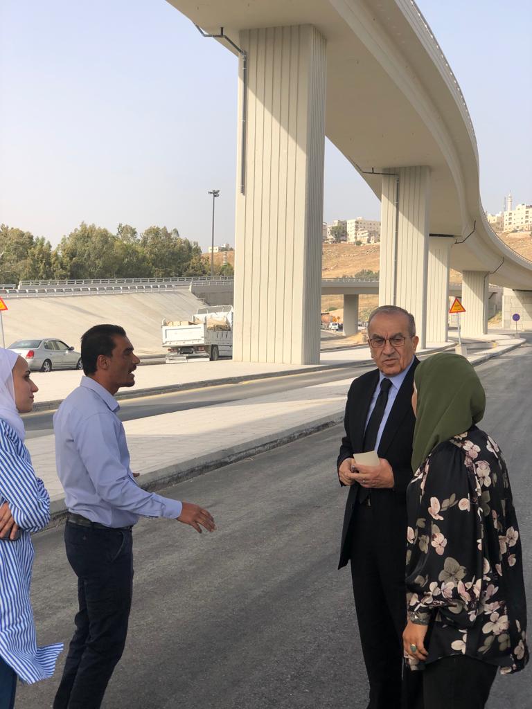 أبو السمن يتفقد مشروع حافلات التردد السريع بين مدينتي عمان والزرقاء