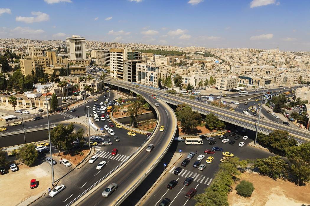 انخفاض على الحرارة وأجواء معتدلة في معظم المناطق اليوم