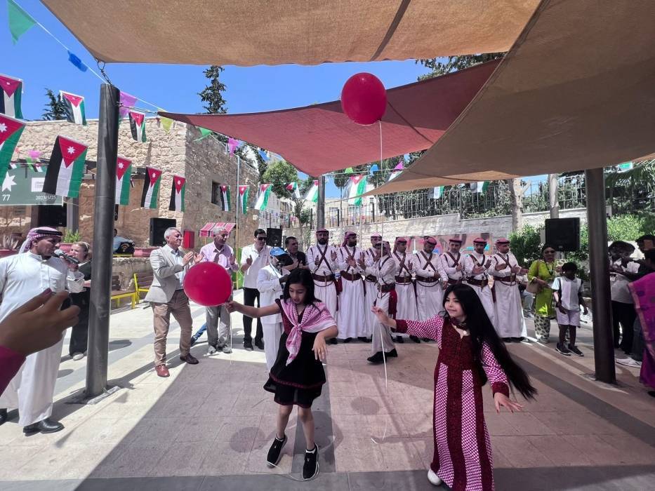 سياحة مادبا تحتفل بعيد الاستقلال