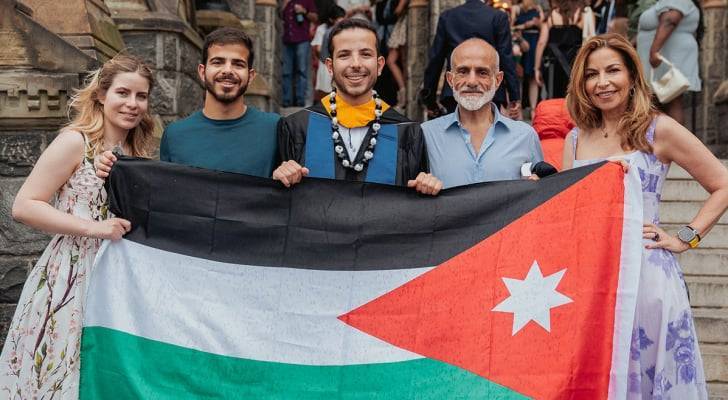 الأمير غيداء طلال تهنئ نجلها حسين بتخرجه من الجامعة