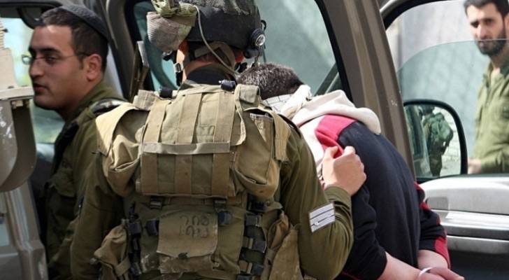 الاحتلال يعتقل فتى شمال الخليل