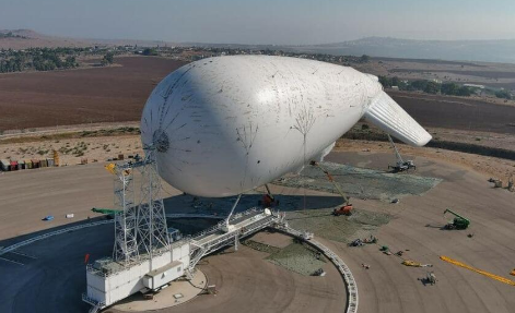 منطاد اسرائيلي يراقب الجوار العربي