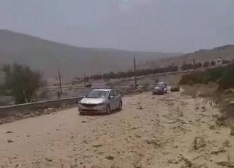 بالفيديو .. إغلاق الطريق الملوكي بين الكرك والطفيلة