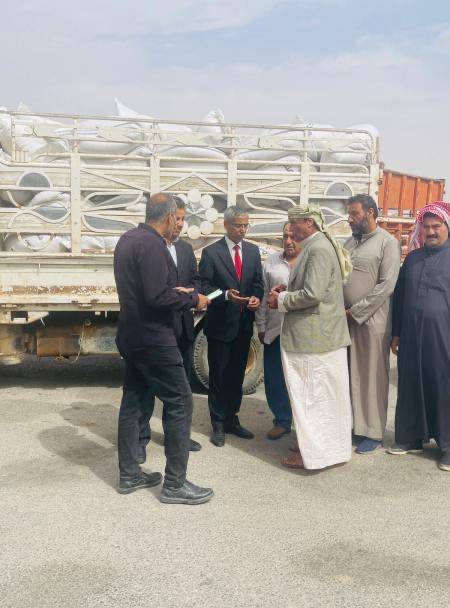 النجادا يتفقد إجراءات صرف الأعلاف للمزراعين