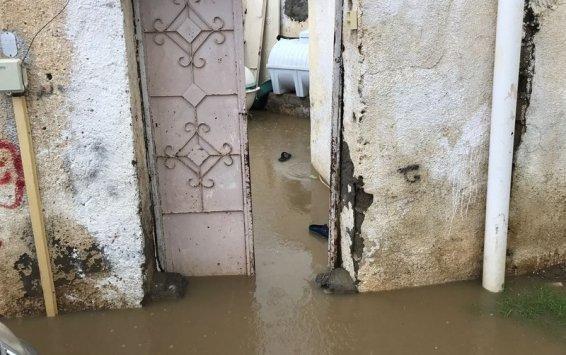 تعويض المتضررين من مياه الأمطار في المخيمات