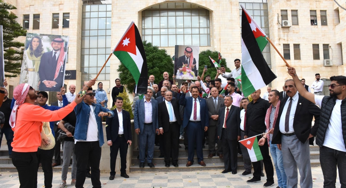 جامعة جدارا ومدارس الجامعة الأمريكية تقيم (زفة وطن) بمناسبة زفاف سمو ولي العهد المعظم والأعياد الوطنية