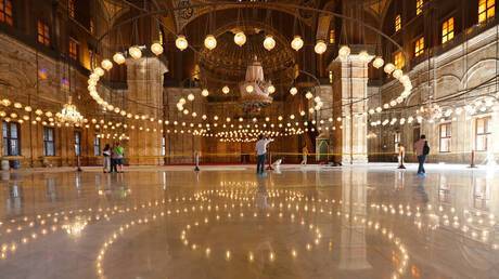 عالم آثار يوضح أن مسجد السيدة زينب لا يحوي جثمانها ويكشف مكانه