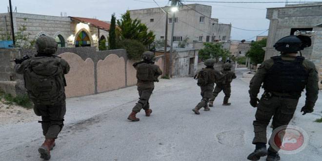 قوات الاحتلال تعتقل 7 فلسطينيين في الضفة الغربية
