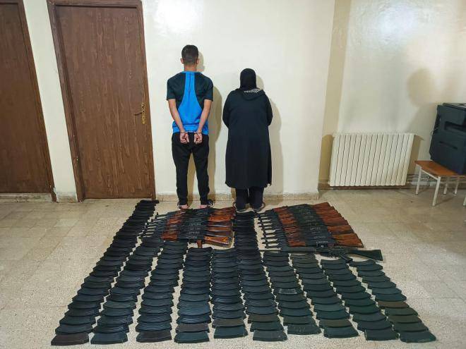 لبنان.. توقيف مواطن ينقل أسلحة وذخائر حربية برفقة والدته