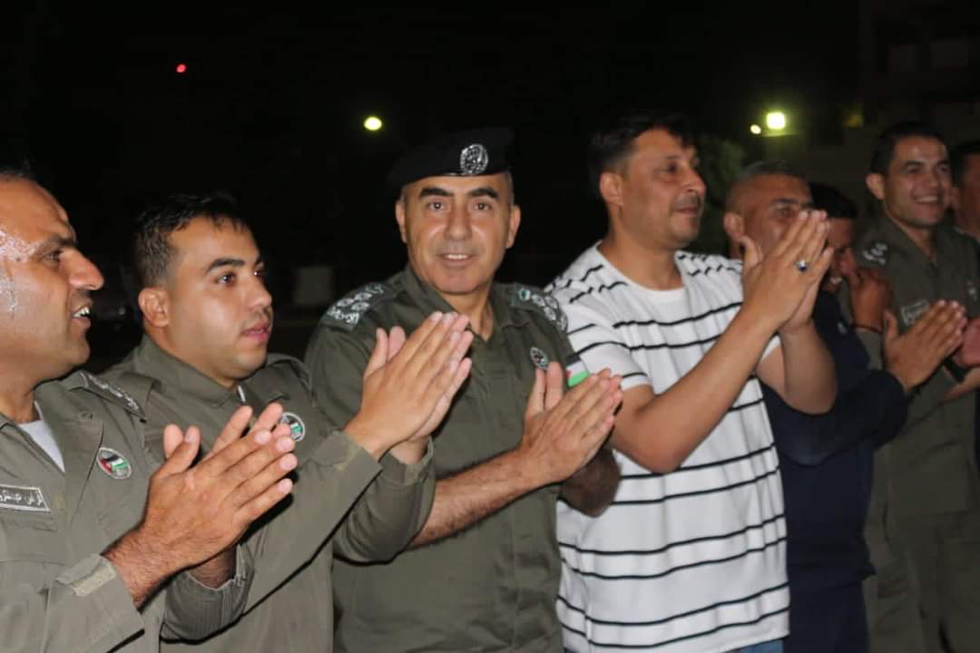 العميـد خالـد الدعجـة يشارك مرتبـات قيـادة شرطـة الباديـة حفل زفاف ولي العهد...صور