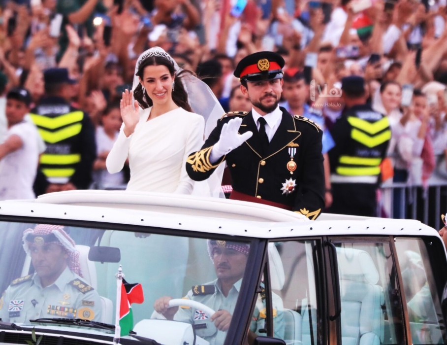 طلبة الطب الأردنيين  في جامعة الإسكندرية يهنئون الملك والملكة بحفل زفاف ولي العهد