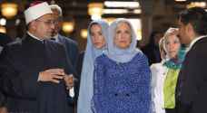 السيدة الأمريكية الأولى تزور جامع الأزهر والأهرامات في مصر