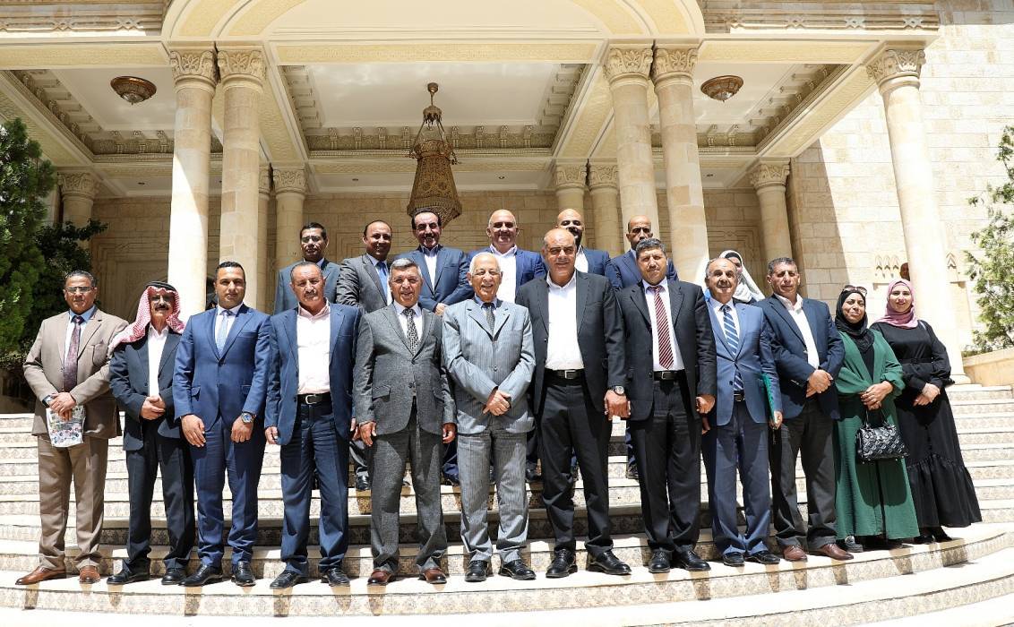 العيسوي يلتقي مجموعة من شباب وشابات لواء سحاب ووفدا من مجلس محافظة مأدبا....صور