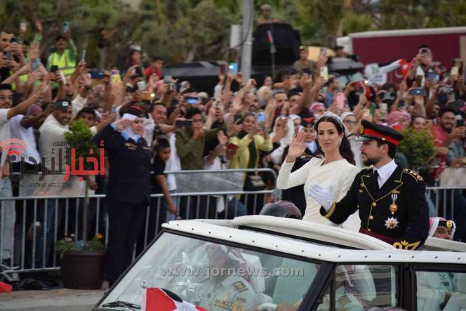 الملك يتلقى برقيات تهنئة بمناسبة زفاف ولي العهد