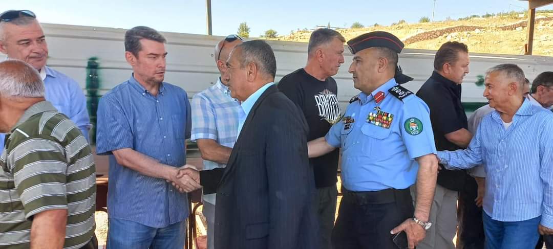 العقيد خليل الوريكات يشارك في تشييع جثمان الرائد المتقاعد مظهر  حؤبش