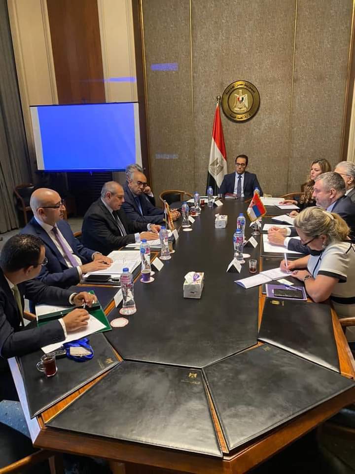 مشاورات سياسية بين مصر والجانب الصربي