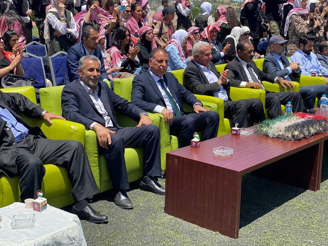 احتفاءً بعيد الاستقلال و  زفاف ولي العهد ..كلية حطين تشارك  بمسيرة وطنية نظمها نادي الفيصلي..صور