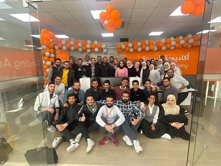 أكاديمية البرمجة من أورنج تواصل تطوير برامجها لتعزيز مهارات الشباب لسوق العمل
