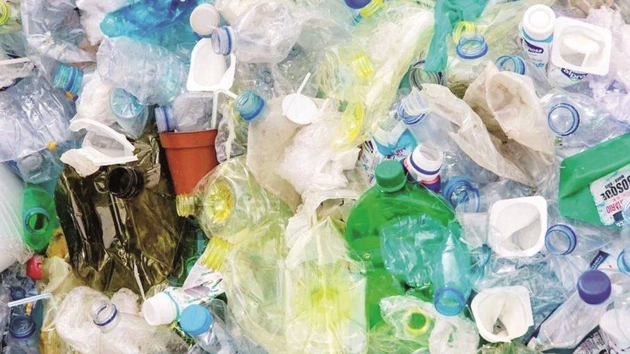 وثيقة: لا وجود لأحكام قانونية أردنية للتعامل مع النفايات البلاستيكية